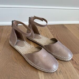 Eileen Fisher Espadrille Flats. Size 9. NWOT